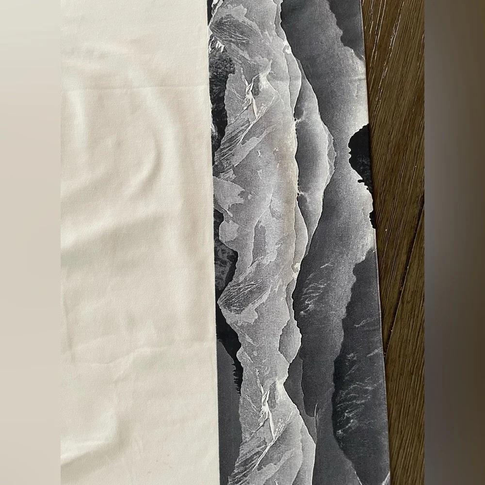 Lululemon‎ Short Sleeve Top 4 Snapshot White Gray Mountain Graphic Athletic Tee